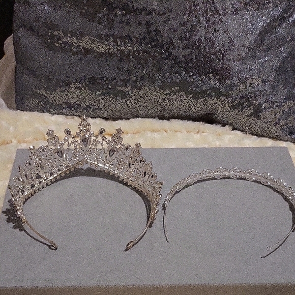 Silver Rhinestone Tiaras - Picture 8 of 8